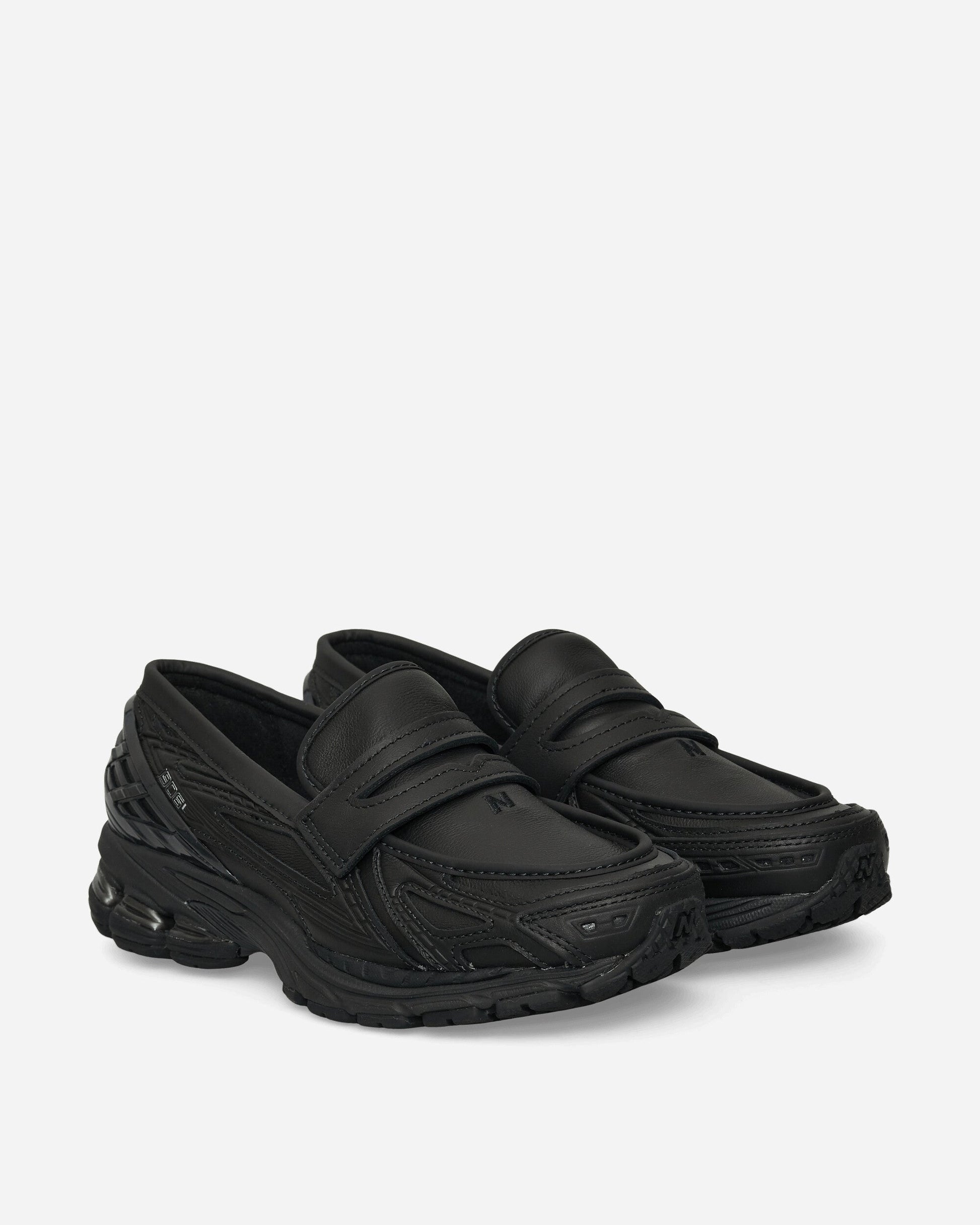 1906L Sneakers Black